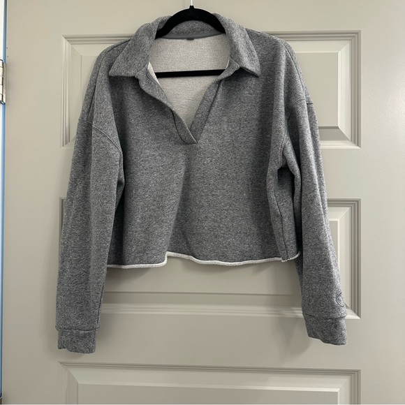 Vuori Sedona Polo Long Sleeve Fleece Sweatshirt Cropped Heather Grey - Picture 2 of 7